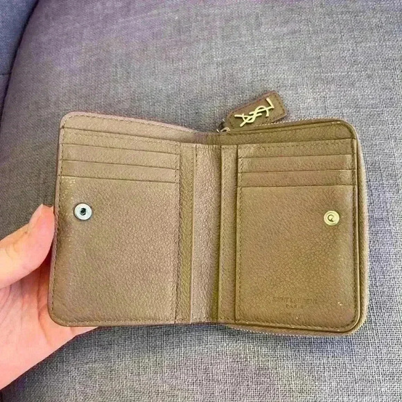 $750 Saint Laurent Cassandra Leather Bifold Wallet - Picture 8 of 11